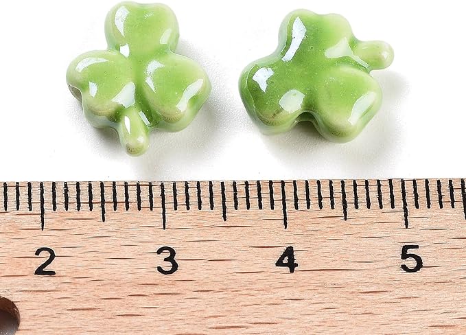 Beadthoven 30pcs Green Shamrock Clover Ceramic Beads St. Patrick's Day Handmade Porcelain Beads Lucky Clover Loose Craft Spacers for Bracelets Necklace DIY Jewelry Making Party Decorations 13x12mm