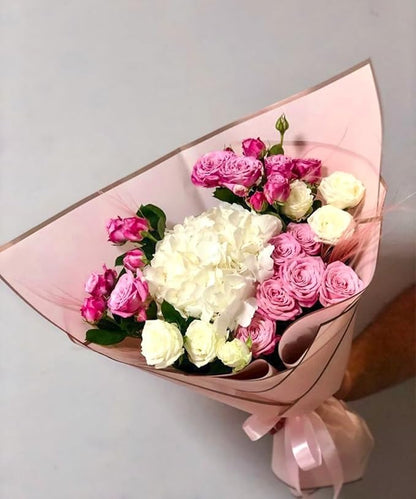 WRAPAHOLIC 20 Sheets Flower Wrapping Paper - 22.4 x 22.4 inch Dusty Pink with Gold Edge Water-Resistant Floral Bouquet Wrapping Paper, Florist Supplies Packaging Paper for Wedding Birthday Gift DIY