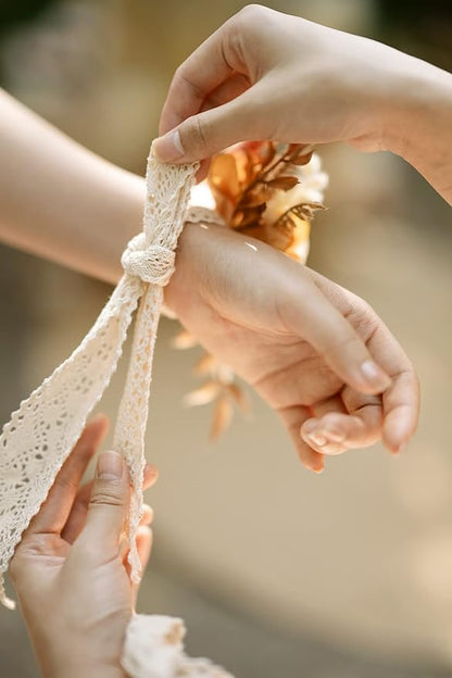 Ling's moment 6pcs Wedding Wrist Corsage Artificial Flowers, Girl/Mother Homecoming Prom Corsages Wristlet Décor, etc. Boho Dried Rustic