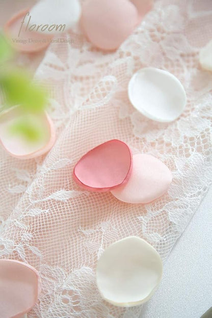 Floroom 500pcs Rose Petals Blush Pink Faux Silk Flower Petals for Wedding Flower Girl Basket Aisle Scatter Cake Dinner Table Centerpieces Party Confetti Bridal Shower Romantic Night Decoration