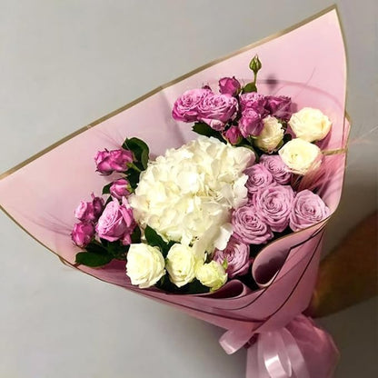 WRAPAHOLIC 20 Sheets Flower Wrapping Paper - 22.4 x 22.4 inch Pastel Pink with Gold Edge Water-Resistant Floral Bouquet Wrapping Paper, Florist Supplies Packaging Paper for Wedding Birthday Gift DIY