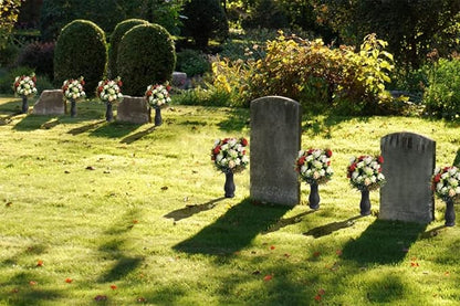 In Ground Grave Vase Cemetery Vase Grave Decoration Memorial Floral Vases with Spike and Floral Foam (Flowers are not Included)