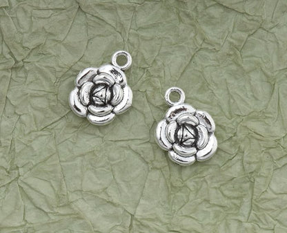 30 Pcs Rose Charms Vintage 1.6 X 1.2 X 0.4 CM Chic Flower Pendants for DIY Jewelry Making Kits Necklace Bracelets Earring Keychain Accessories