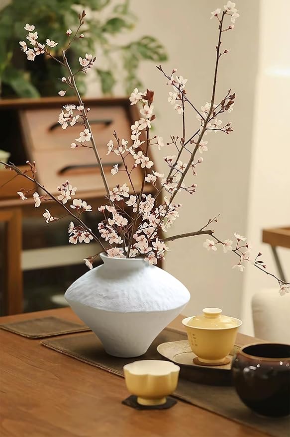 GeLive Rustic White Ceramic Vase, Handmade Vintage Pottery Jar, Table Centerpiece Flower Vase Porcelain Waterproof for Fresh Dried Plants, Farmhouse Wabi Sabi Art Home Decor