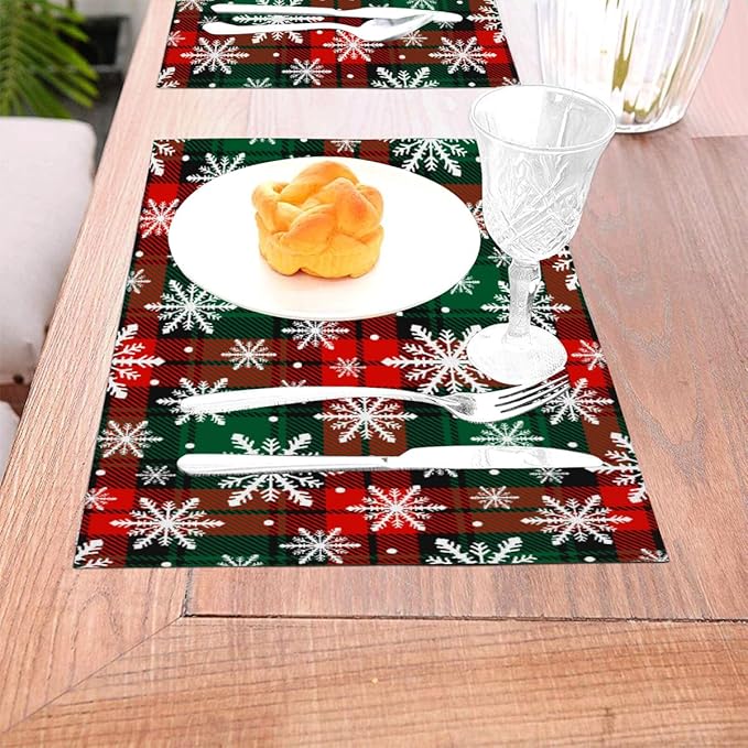 PVC Placemats Set of 4 Wipeable Table Mats Washable Heat Resistant Non Slip Vinyl Dining Table Mat for Kitchen Indoor Outdoor Patio Farmhouse Place Mats Grid Green Red Xmas Decorative