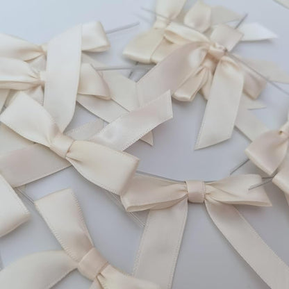 50pcs 2-1/2" Mini Satin Ribbon Bows with Twist Ties for Crafts Gift Wrapping Packing Christmas Decoration (2.5"-Ivory)