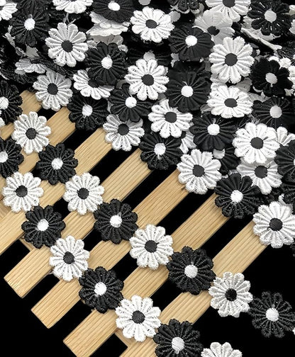 15 Yards Daisy Flower Lace Trim Embroidered Floral Lace Sewing Trim Ribbons for Embellishment Craft Dress Hair Accessories Decorations(Black/White)