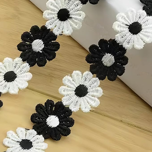 15 Yards Daisy Flower Lace Trim Embroidered Floral Lace Sewing Trim Ribbons for Embellishment Craft Dress Hair Accessories Decorations(Black/White)