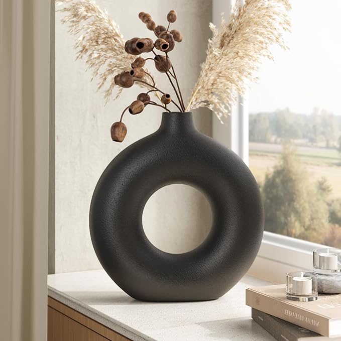 Black Doughnut Vase, Modern Minimalist Hollow Ceramic Vase for Pampas Grass, Dried Flowers, Farmhouse Bohemian Style, 5.7 Inch Small Flower Vases for Home Decor, Living Room, Table, Shelves