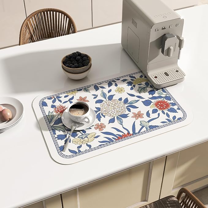 patdrea Blue Floral Rectangular PVC Placemats, Pack of 6, Waterproof Insulation, Soft and Durable, Suitable for Dining Table, Kitchen and Coffee Table Decoration,12"*17"