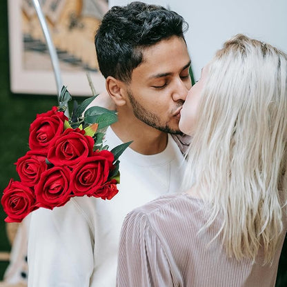 SITUMEIZI 15PCS Red Artificial Roses Silk Flowers Fake Roses Realistic Bouquet Long Stem with Gift Box for Mother's Gift Day Home Party Wedding Decorations