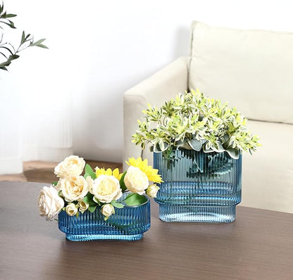 Short Glass Vases, Set of 2 Blue Glass Vases for Tulips, Ribbed Vase for Flowers, Modern Small Vase for Living Room, Dining Room, Bathroom, Desk, Shelf, Wedding, Office