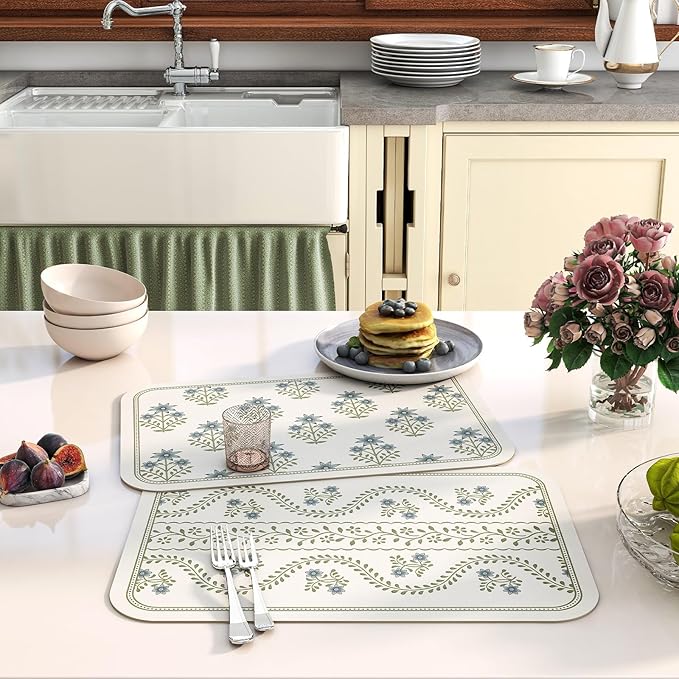 ISAENNE Rectangular Placemats Set of 6,Floral PVC Placemats, Waterproof and Heat-Resistant Place Mats,Decoration for Kitchen, Dining, Parties, Holiday,12"*17"