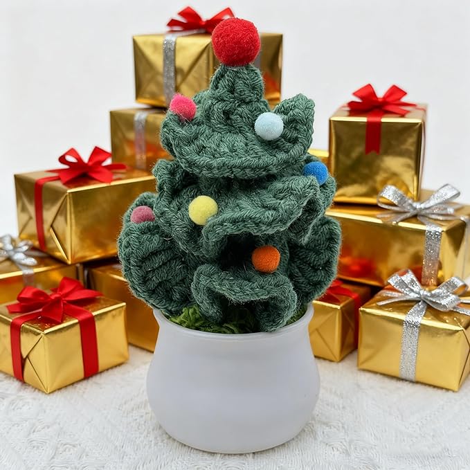 Handmade Crochet Christmas Tree - Cute Knit Mini Tabletop Decor, Sustainable Eco-Friendly Gift for Friends, Holiday Home & Office Decoration