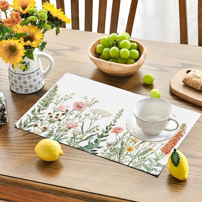 Floral Placemats Set of 4 Flower Daisy Spring Table Mats Washable Place Mats for Home Party Indoor Kitchen Dining Table Decoration 12x18 Inch