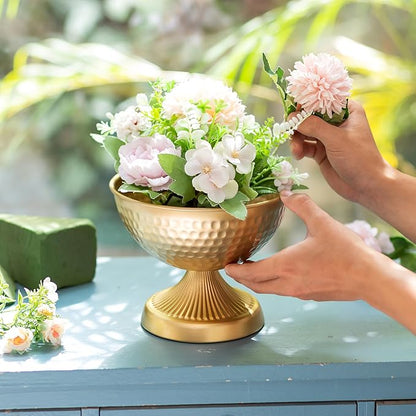 Sziqiqi Urn Vases for Wedding Centrepiece - 6in High Gold Metal Vase Set of 2 Small Vintage Flower Arrangement Pots for Table Centrepieces Elegant Hammered Vase for Christmas Anniversary Party