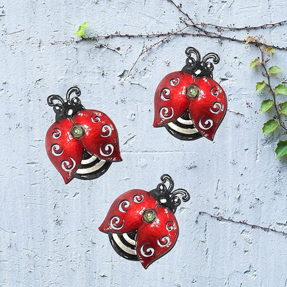 Metal Ladybugs Wall Art Decor, Christmas Large Ladybugs Wall Sculpture, Christmas Garden Decoration Hanging for Outdoor Garden Yard Lawn Patio, 9.5 * 7 Inch, 3 Pack, Gift for Family