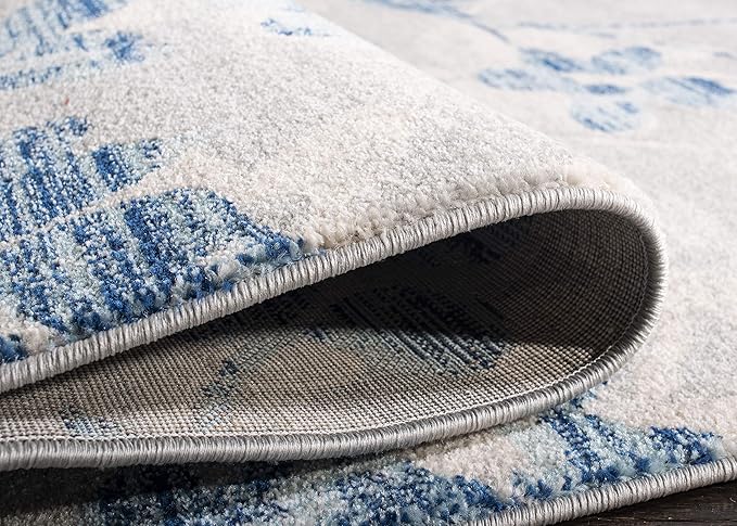 SAFAVIEH Evoke Collection Area Rug - 6'7" x 9', Grey & Light Blue, Floral Design, Non-Shedding & Easy Care, Ideal for High Traffic Areas in Living Room, Bedroom (EVK236J)