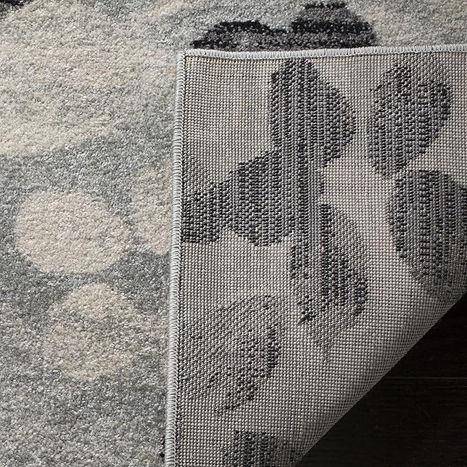 SAFAVIEH Evoke Collection Area Rug - 5'3" x 7'6", Grey & Black, Floral Design, Non-Shedding & Easy Care, Ideal for High Traffic Areas in Living Room, Bedroom (EVK236R)